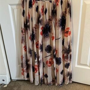 Chic Floral A-Line Skirt in Cream and Red